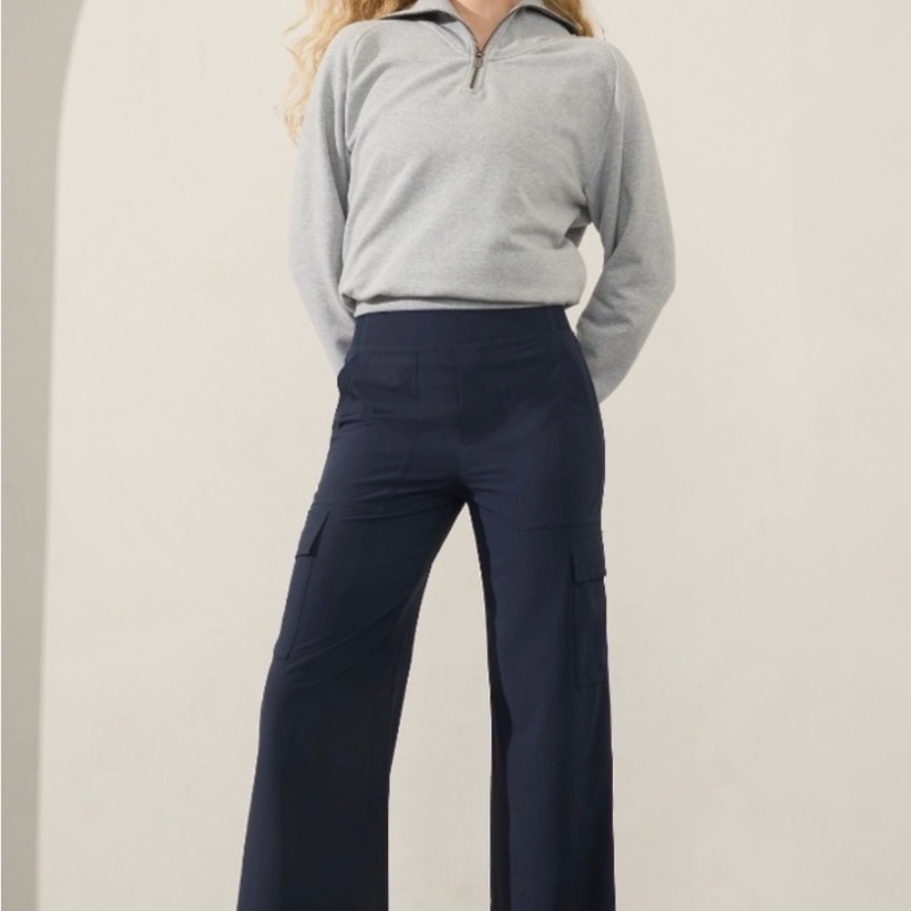 Athleta Brooklyn High-Waist Wide Leg Cargo Trousers - Navy